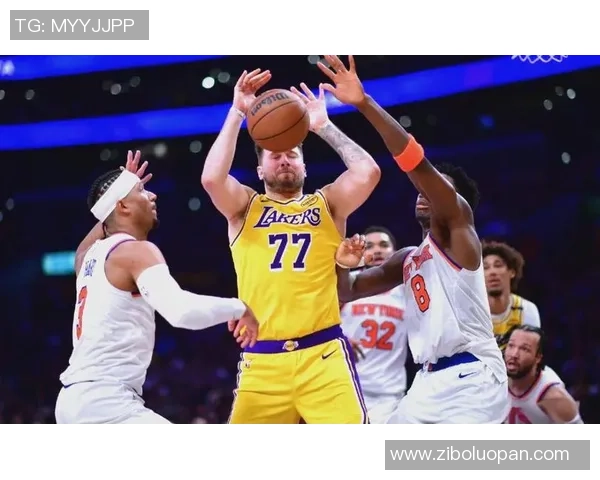 骑士与尼克斯激战常规赛争夺季后赛席位的关键之战 骑士与尼克斯激战常规赛争夺季后赛席位的关键之战